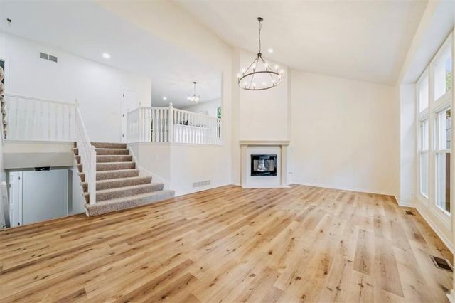 11425 Northwood Circle, Olathe, KS 66061