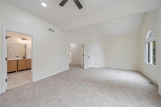 11425 Northwood Circle, Olathe, KS 66061