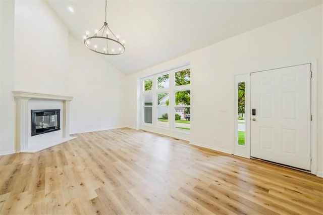 11425 Northwood Circle, Olathe, KS 66061