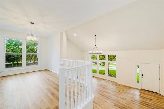 11425 Northwood Circle, Olathe, KS 66061
