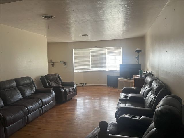 1948 Riverway, Dallas, TX 75217