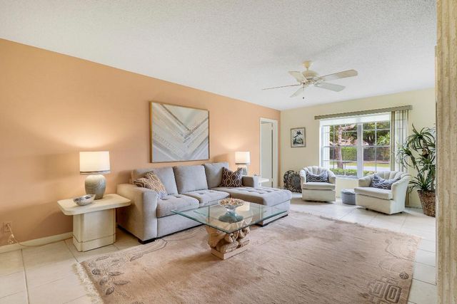 5510 Tamberlane Circle 143, Palm Beach Gardens, FL 33418