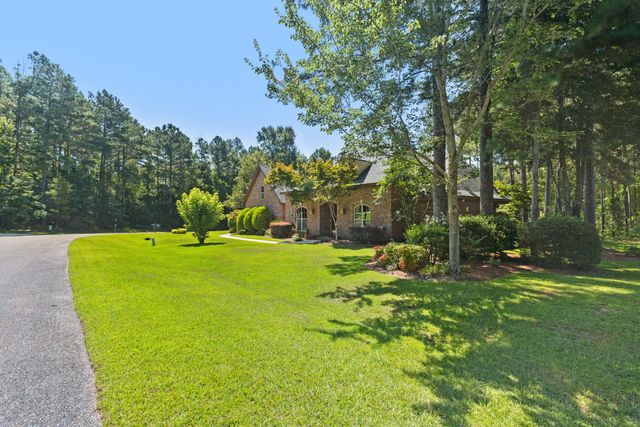 115 Carriage Parke Dr., Purvis, MS 39475