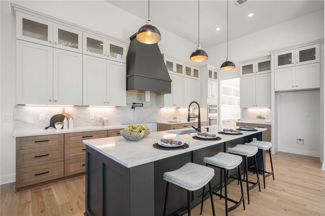 6999 McCrae Lane, Bryan, TX 77808