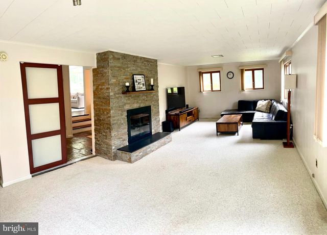 9808 FOREST GROVE DR, Silver Spring, MD 20902