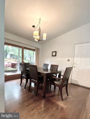 9808 FOREST GROVE DR, Silver Spring, MD 20902