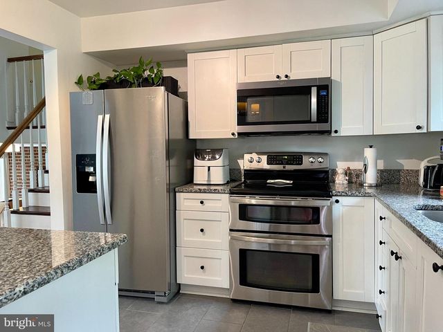 9808 FOREST GROVE DR, Silver Spring, MD 20902