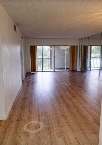 4025 N NOB HILL Road 205, Sunrise, FL 33351
