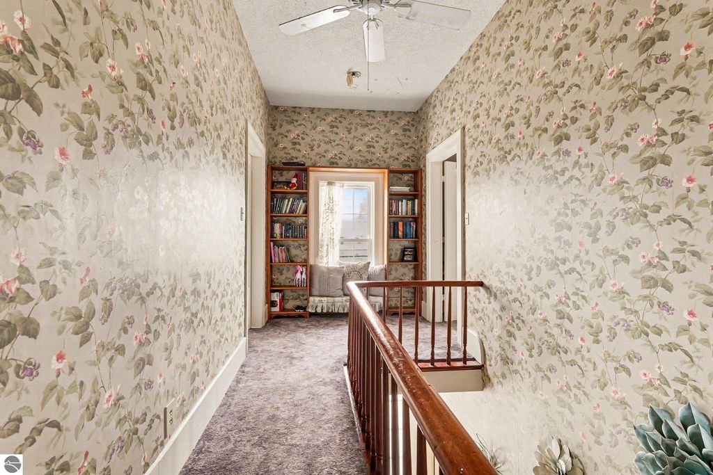 Image 14 of property listing at 404 E Saginaw Street, St Louis, MI 48880