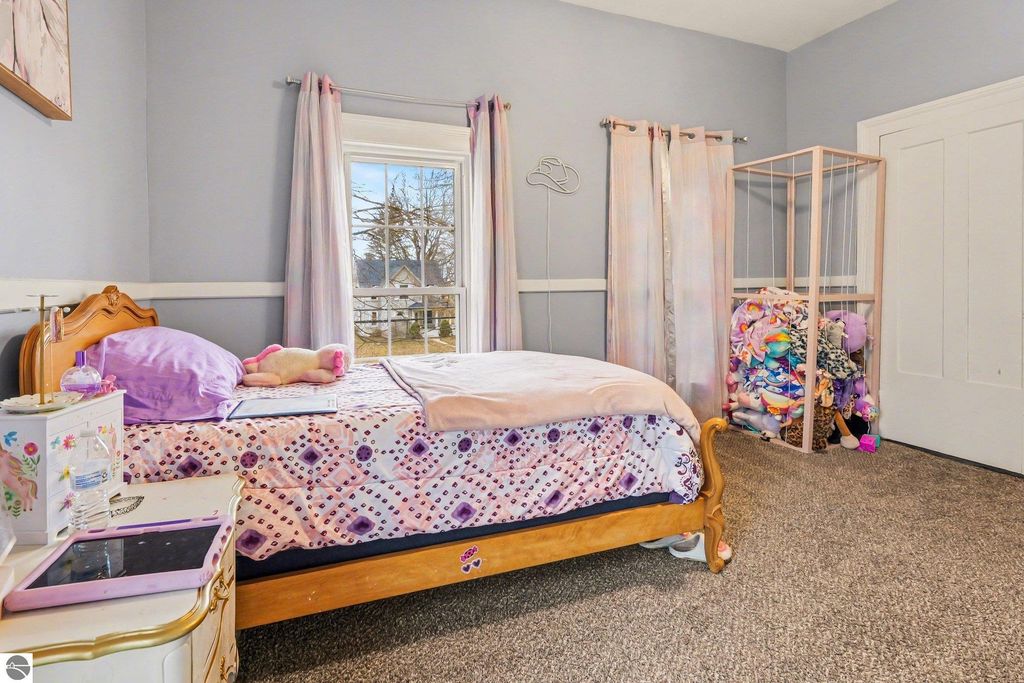 Image 16 of property listing at 404 E Saginaw Street, St Louis, MI 48880