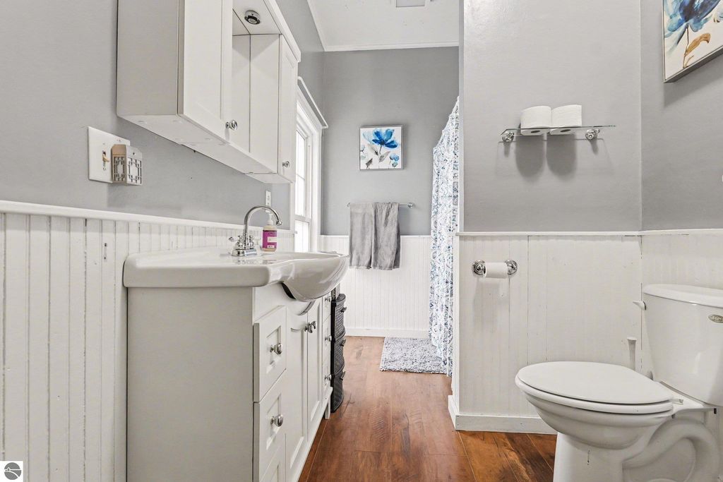 Image 17 of property listing at 404 E Saginaw Street, St Louis, MI 48880