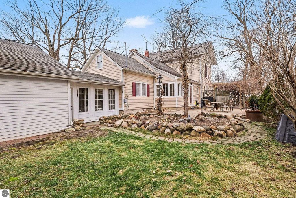 Image 32 of property listing at 404 E Saginaw Street, St Louis, MI 48880