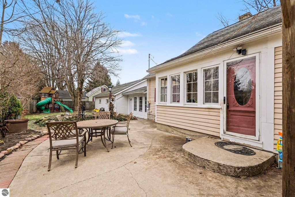 Image 33 of property listing at 404 E Saginaw Street, St Louis, MI 48880