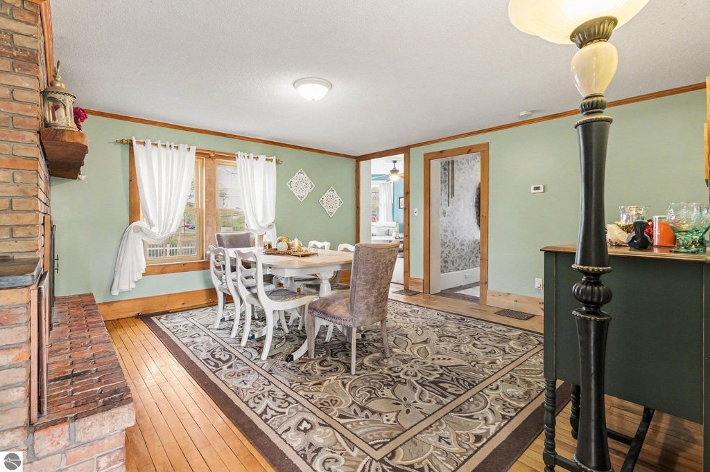 Image 8 of property listing at 404 E Saginaw Street, St Louis, MI 48880