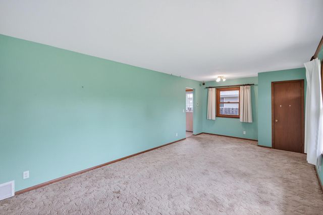10475 6th Street NE, Blaine, MN 55434