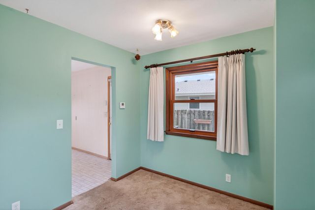 10475 6th Street NE, Blaine, MN 55434