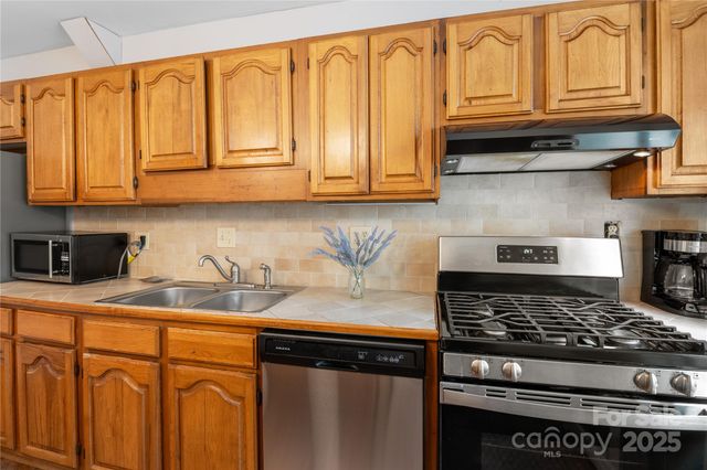 30 Caledonia Road, Asheville, NC 28803