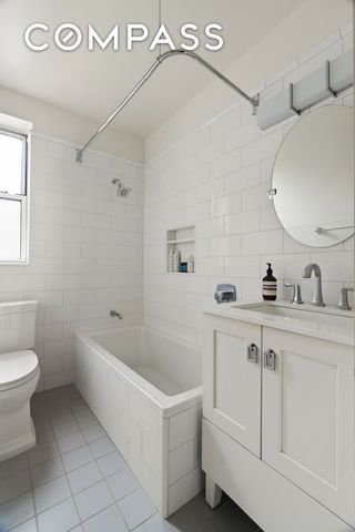 7312 35th Ave Apt C52, New York City, NY 11372