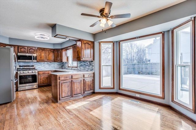 9915 W Jamesburg St, Wichita, KS 67212