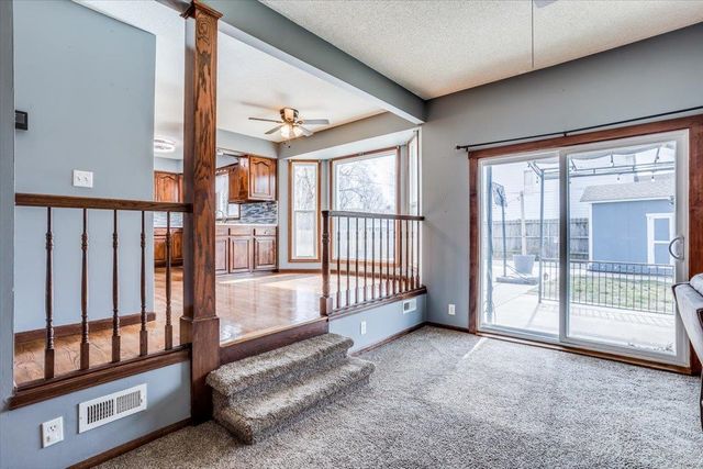 9915 W Jamesburg St, Wichita, KS 67212