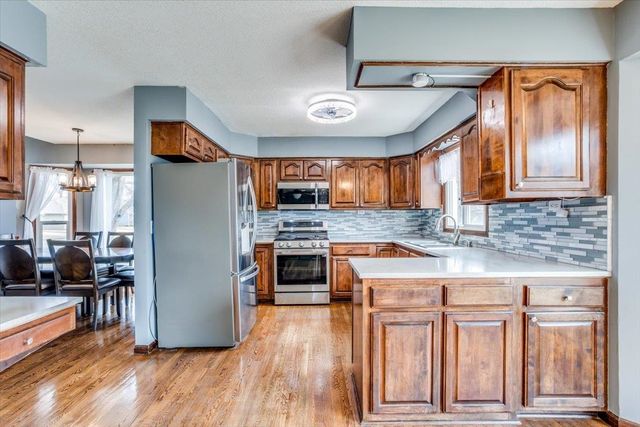 9915 W Jamesburg St, Wichita, KS 67212