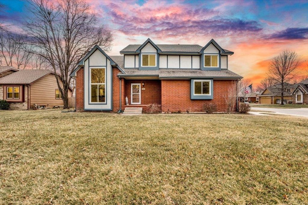 9915 W Jamesburg St, Wichita, KS 67212