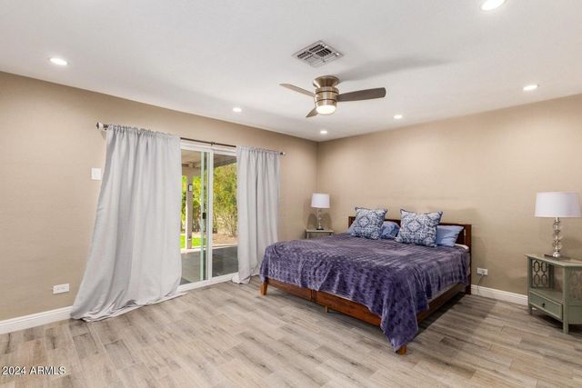 2350 N 55TH Street, Phoenix, AZ 85008