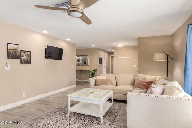 2350 N 55TH Street, Phoenix, AZ 85008