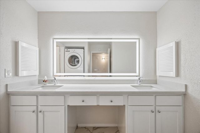 5711 Sugar Hill Drive 100, Houston, TX 77057