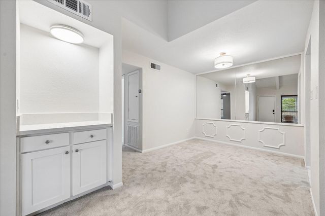 5711 Sugar Hill Drive 100, Houston, TX 77057