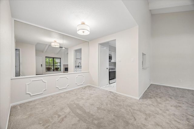 5711 Sugar Hill Drive 100, Houston, TX 77057