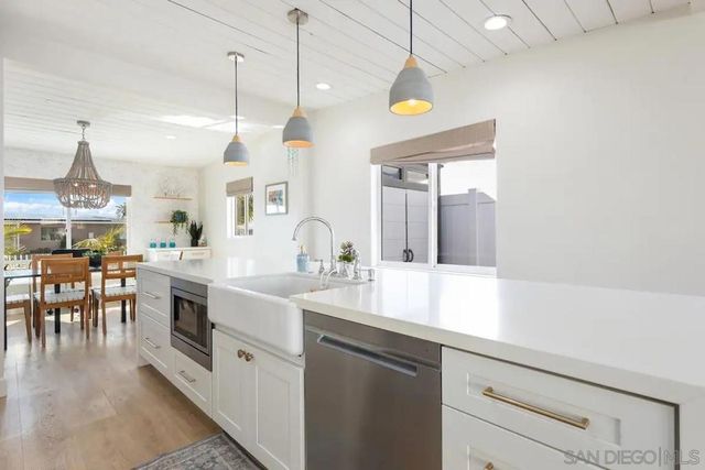 1432 Santa Rosa St, Oceanside, CA 92058