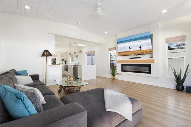 1432 Santa Rosa St, Oceanside, CA 92058