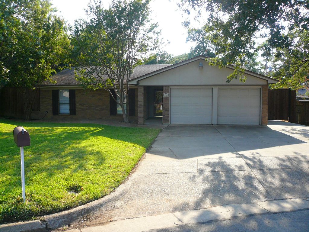 3920 Woodruff Court, Arlington, TX 76017