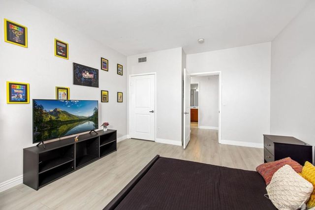 1801 E Katella Ave 4023, Anaheim, CA 92805