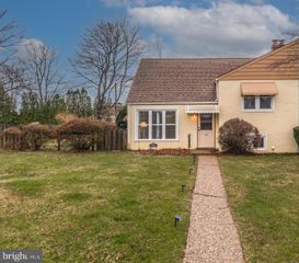 836 CLYDE LN, Philadelphia, PA 19128