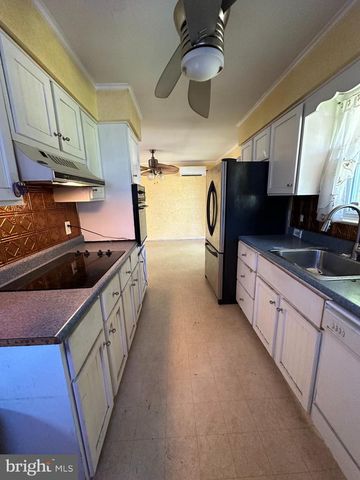 1824 GALLI DR, Vineland, NJ 08361
