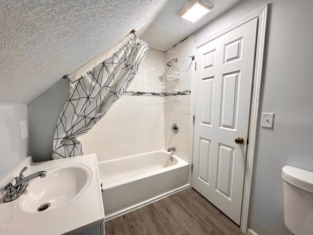 3408 3rd Avenue S Upper Level, Minneapolis, MN 55408