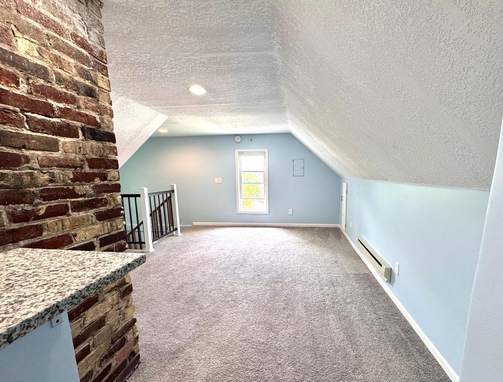 3408 3rd Avenue S Upper Level, Minneapolis, MN 55408