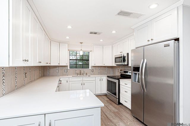 15848 Maison Orleans Ct, Baton Rouge, LA 70817