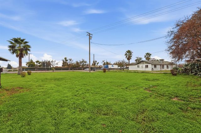 4529 E Briggsmore Ave, Modesto, CA 95355