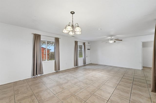 4529 E Briggsmore Ave, Modesto, CA 95355