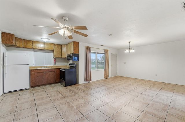 4529 E Briggsmore Ave, Modesto, CA 95355