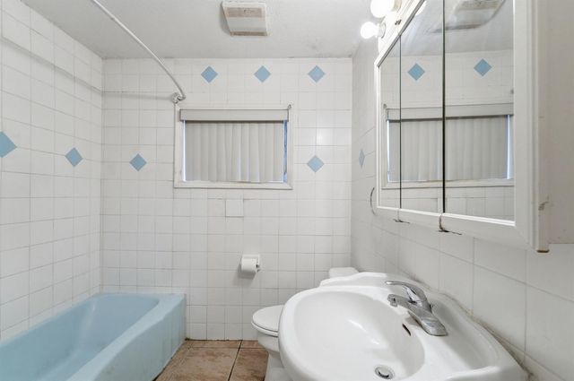 4529 E Briggsmore Ave, Modesto, CA 95355