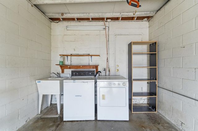 4529 E Briggsmore Ave, Modesto, CA 95355