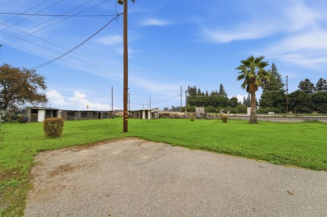 4529 E Briggsmore Ave, Modesto, CA 95355