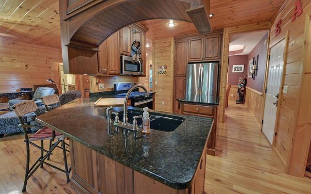 803 Brookhaven Lane, Blue Ridge, GA 30513