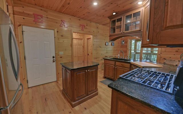 803 Brookhaven Lane, Blue Ridge, GA 30513