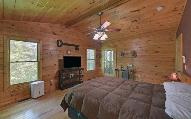 803 Brookhaven Lane, Blue Ridge, GA 30513