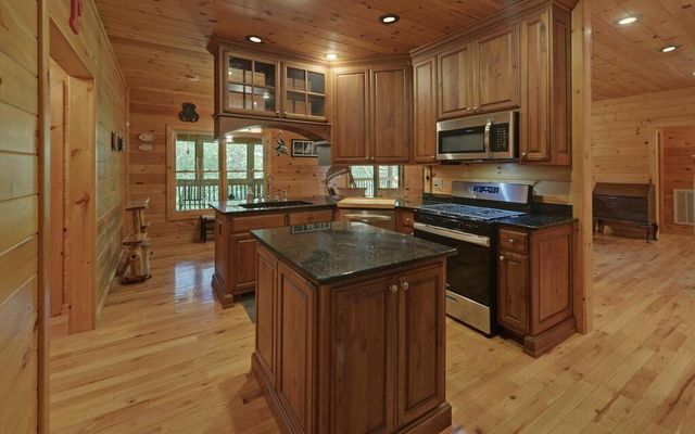 803 Brookhaven Lane, Blue Ridge, GA 30513